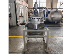 100L不銹鋼電動吊桿升降反應釜已完工發往合肥