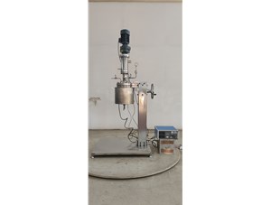 5L不銹鋼電加熱手動升降翻轉實驗釜已完工發往大連